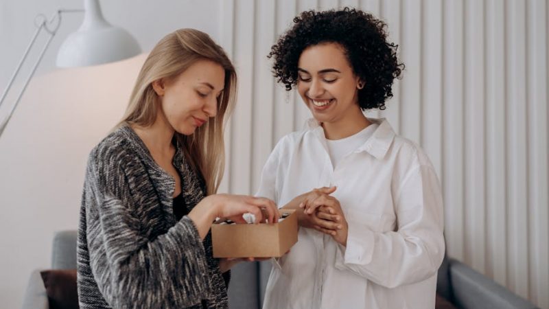 Купить на валберис оригинальный подарок