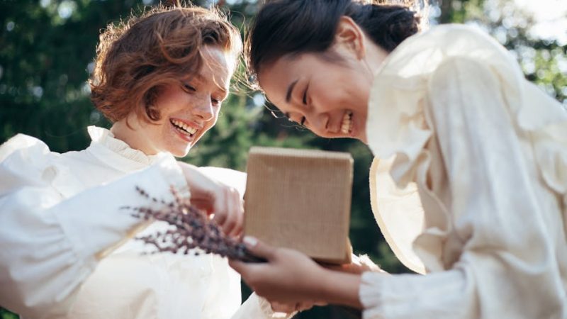 Какой подарок можно купить мальчику