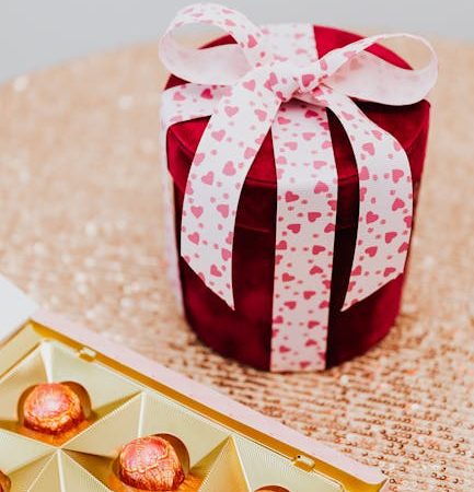 Мама купила папе подарок