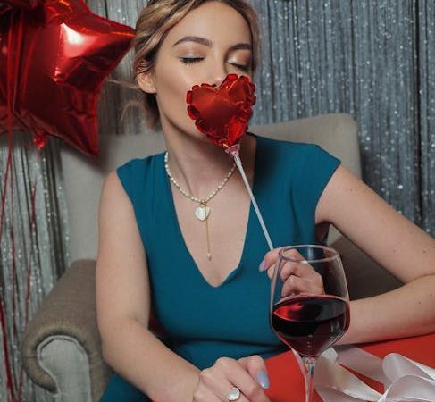 Какой подарок молодоженам на свадьбу