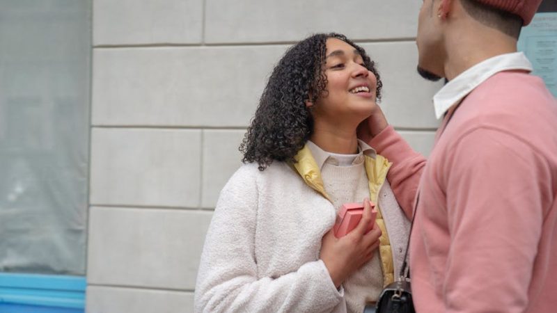 Какой подарок подруге на свадьбу