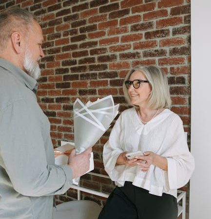 Какой недорогой подарок можно подарить мужчине