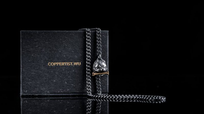 Какой подарок подарить девочке на 12